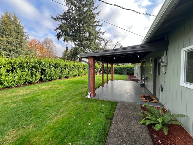 Building Photo - 5408 NE 49th St