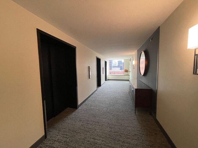 Building Photo - Location is as Good as it Gets!