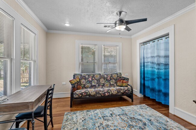 Building Photo - 1526 Lawson St