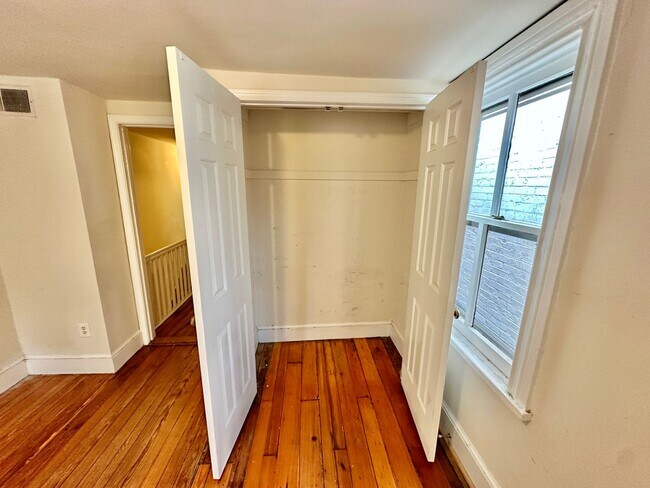 Building Photo - Glamorous Georgetown 2 Bedroom 1 Bath Historic Row Home with Patio -East Village
