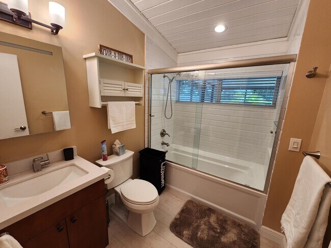 Building Photo - 7401 Corkwood Terrace