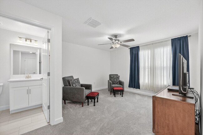 Building Photo - 17334 Holly Wl Ave