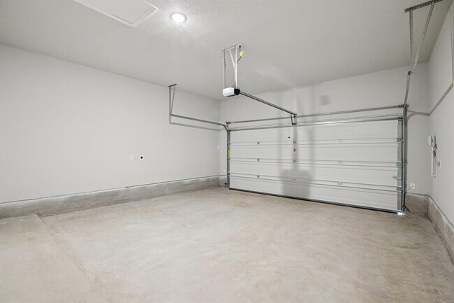 Building Photo - 2405 Ambling Trl