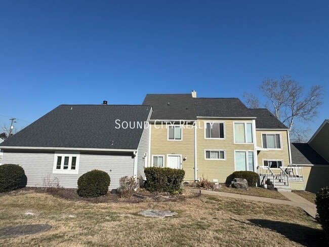 Building Photo - 403 Raintree Dr