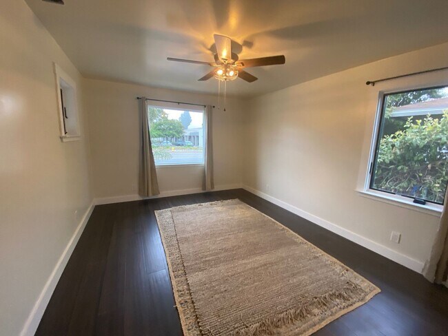 Building Photo - Modern Spanish Bungalow Steps from Downtow...