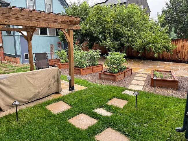 Building Photo - 4188 Winona Ct