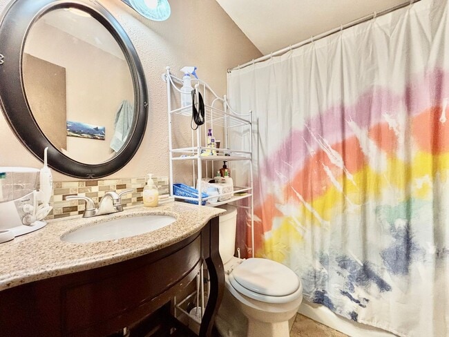 Building Photo - 3 bed, 2.5 Bath House in Central-West Fort Collins! Available July 10th!