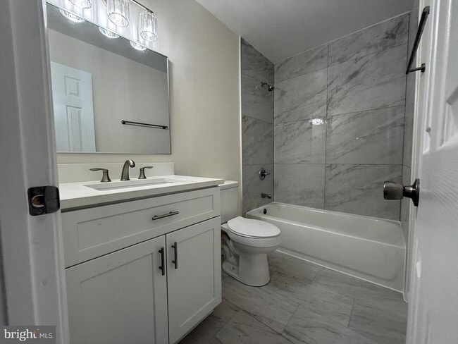 Building Photo - 4 Bright Star Ct