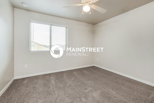 Building Photo - 5 Bedroom Pet-Friendly Home in TUCSON, AZ with Main Street Renewal
