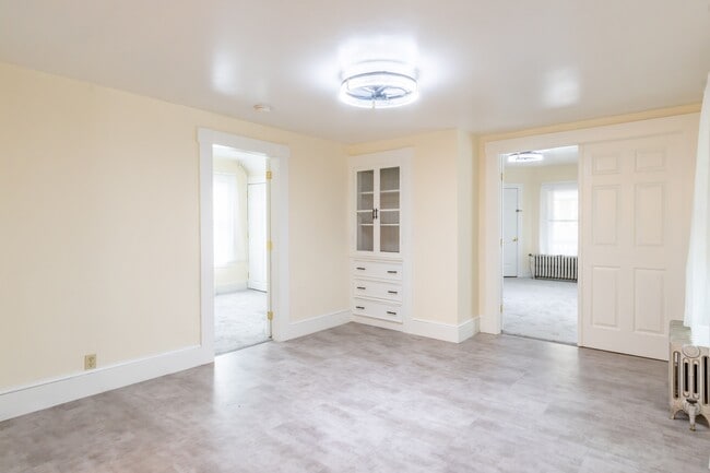 Building Photo - 179 Chestnut St