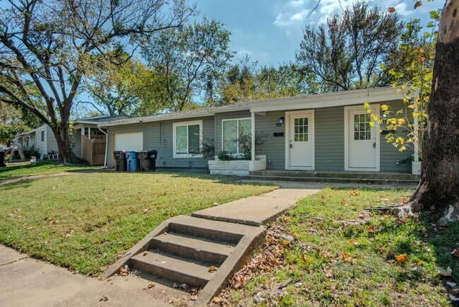 Building Photo - 125 Vandenburg Dr