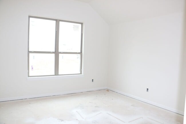 Building Photo - Brand New Home in Shawnee!