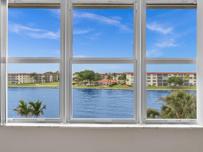 Building Photo - 1150 Hillsboro Mile