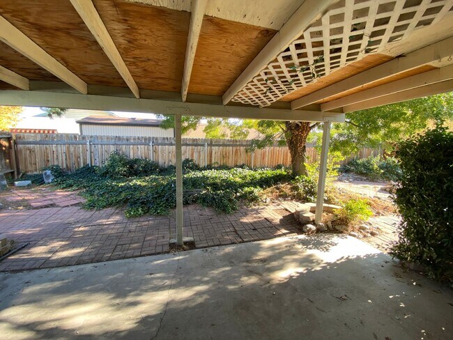 Building Photo - 843 Glen Martin Dr