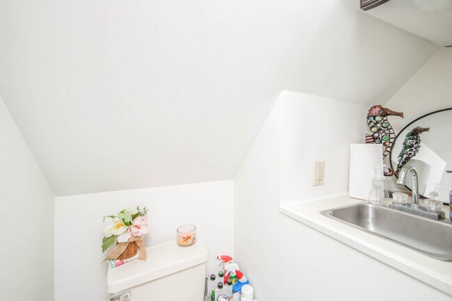 Building Photo - 28900 Deercroft Dr