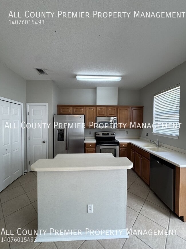 Building Photo - 13014 Langstaff Dr