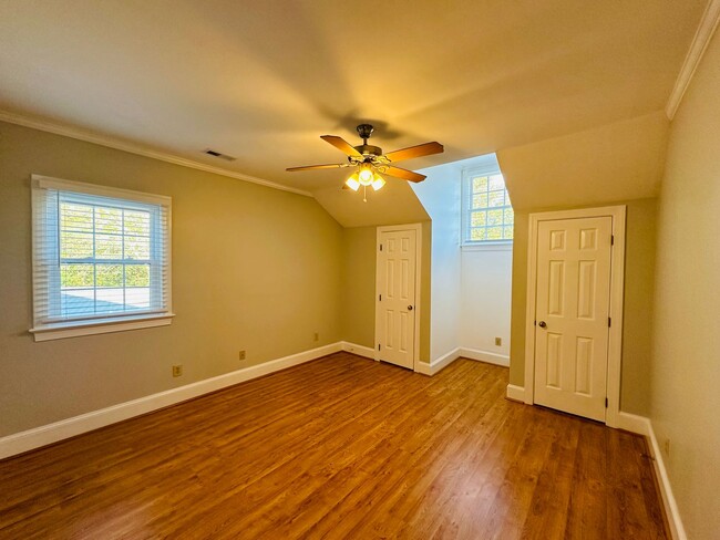 Building Photo - WHISPER CREEK - MOVE IN SPECIAL - $750 OFF...