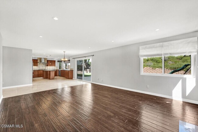 Building Photo - 852 Admiral Ct