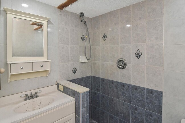 Building Photo - 2374 Dorsey Dr