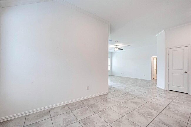 Building Photo - 1119 Fennel Frond Dr