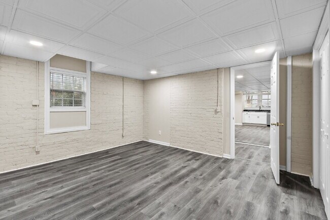 Building Photo - "Charming Historic 2-Bed Oasis in Durham –...