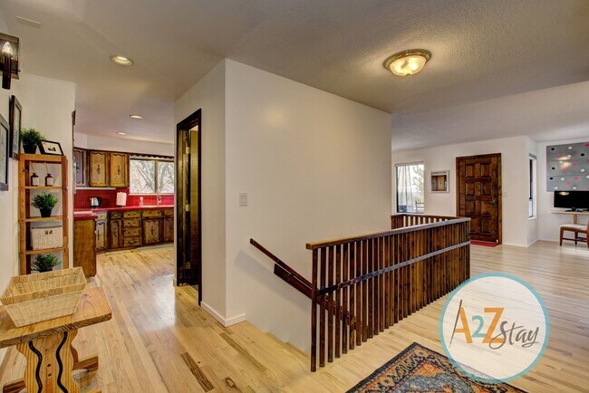 Building Photo - Executive Rental in North End Foothills