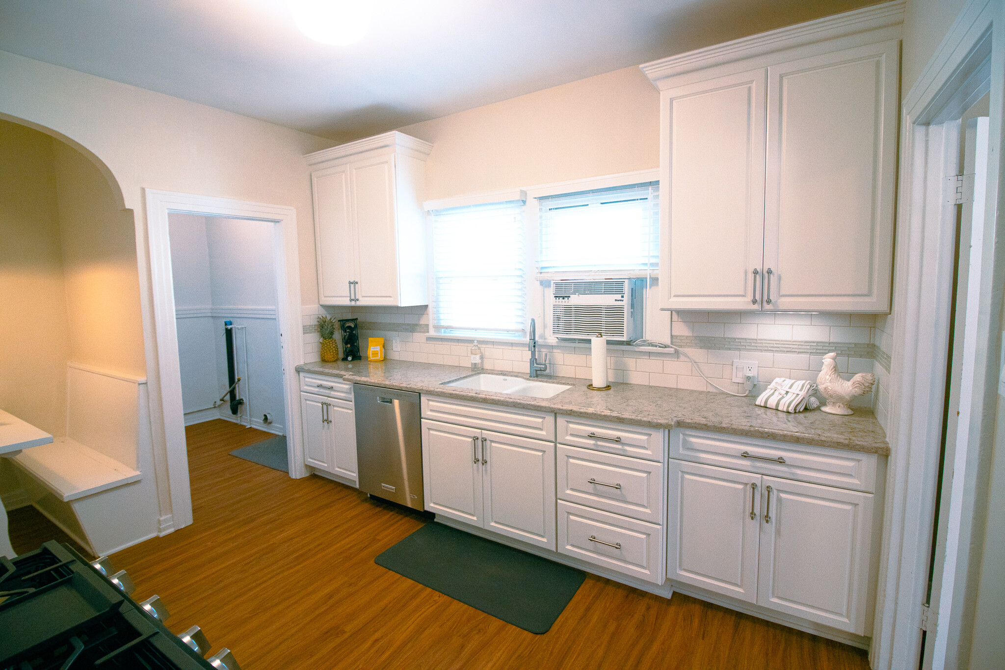 Kitchen - 233 Avenue E
