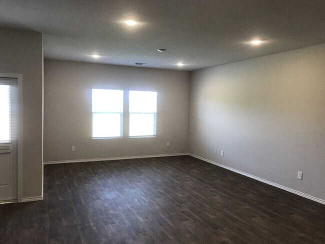 Building Photo - Beautiful Brand New Home in Arroyo Ranch