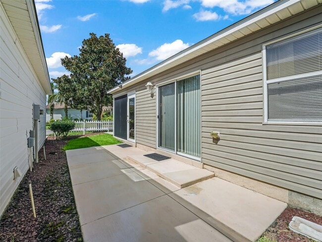Building Photo - 1322 Hollyberry Pl