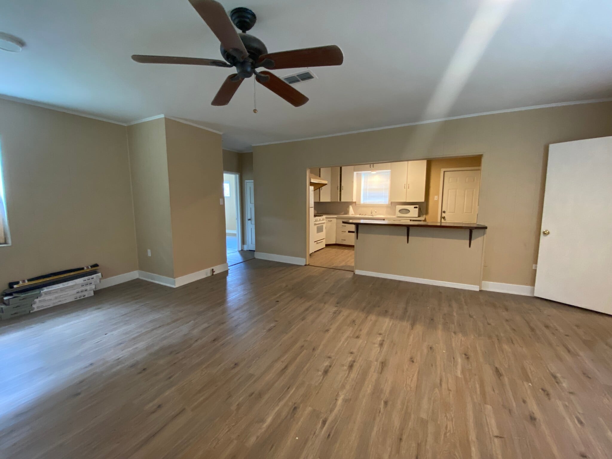 Building Photo - 310 Hillcrest St