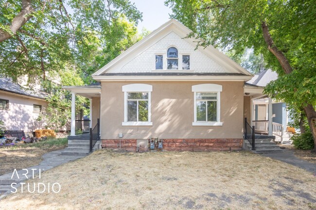 Building Photo - Charming Home in SLC