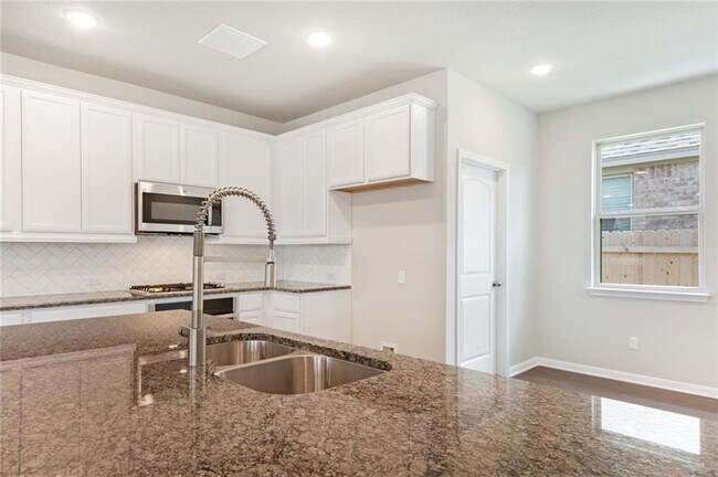 Building Photo - 2608 Granite Hill Dr