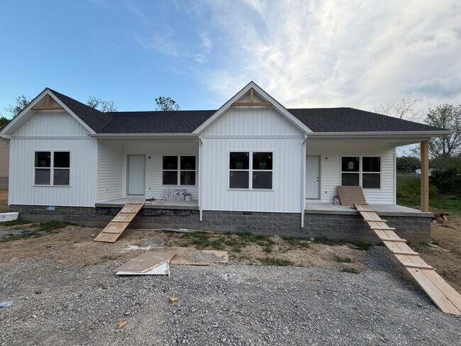 Building Photo - 1855 Holland Rd