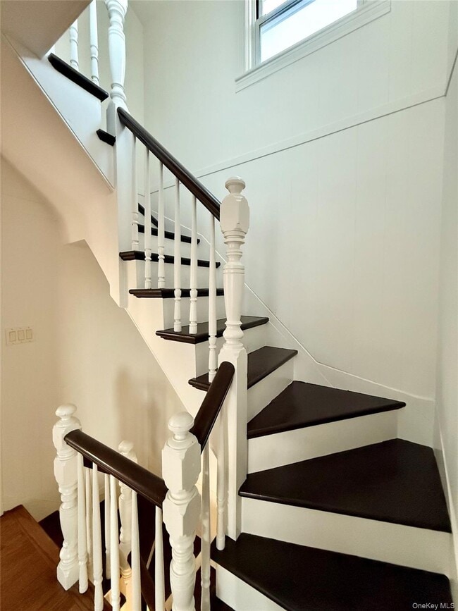 Building Photo - 102 N Midland Ave