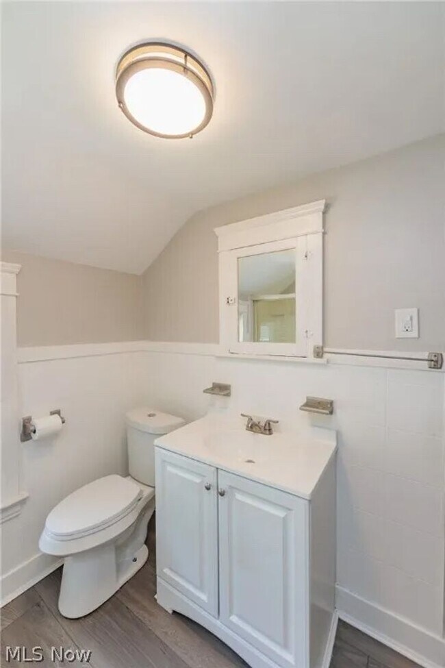 Building Photo - 3 Bedroom 1 Bathroom House in Lorain