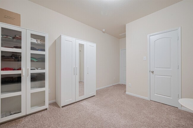 Building Photo - 5218 Windy Plantation Dr