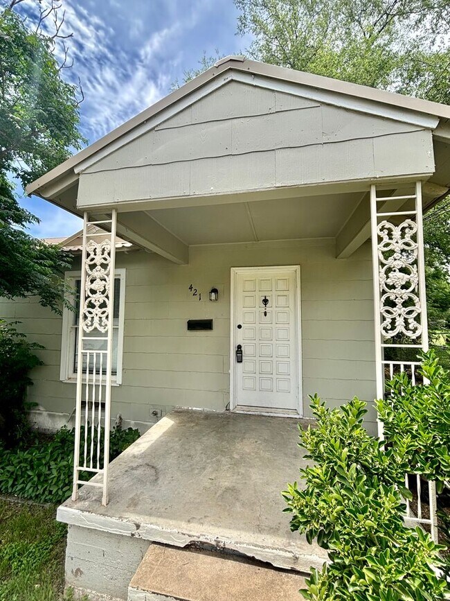 Building Photo - COMING APRIL 2026 - Charming Santa Rite Duplex! Yard Maintenance + Water/Sewer/Trash Included!