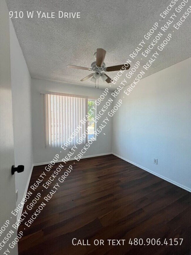 Building Photo - 910 W Yale Dr