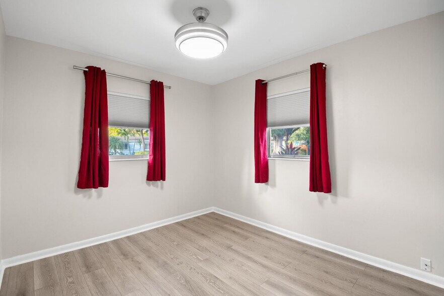 Building Photo - 5600 33rd Ave N