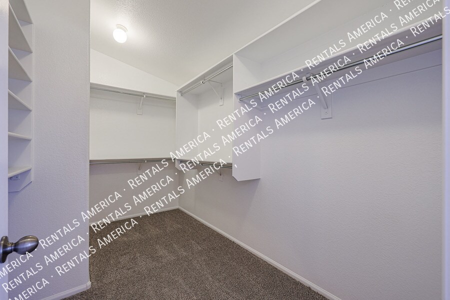 Building Photo - 12438 W Rancho Dr