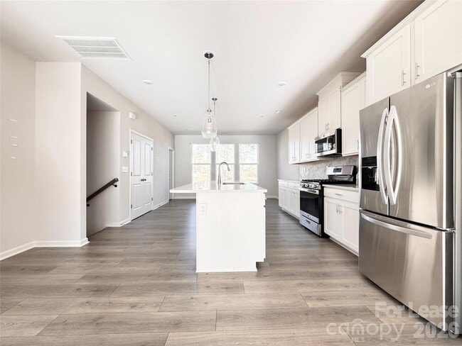 Building Photo - 2350 Donnelly Hls Ln