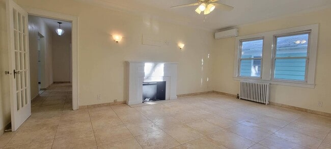 Building Photo - 146 10 St