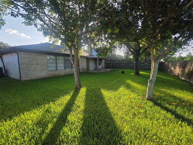 Building Photo - 11119 Sageburrow Dr