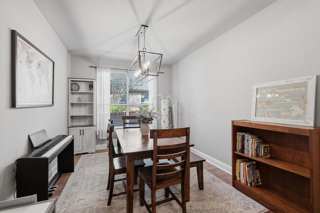Building Photo - Bright Steubing Ranch Home with Two Primary Suites & Solar Panels