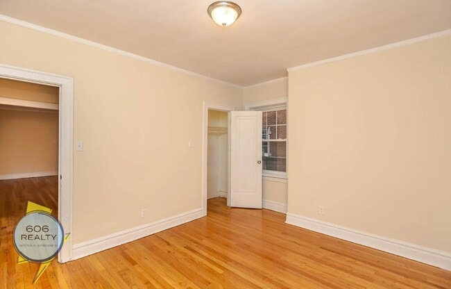 Building Photo - Beautiful Berwyn Apartments on Kenilworth!
