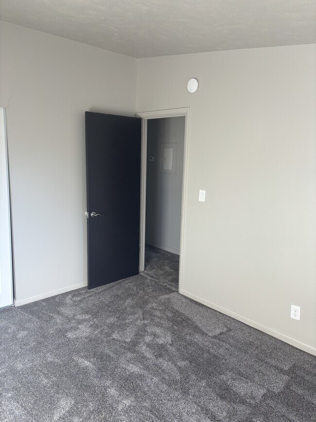 Building Photo - 964 Stokes Ave