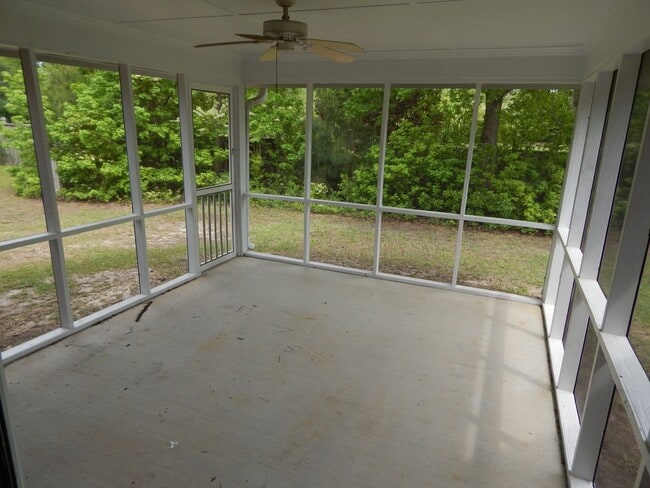 Building Photo - 3 bedroom 2 1/2 Bath brick single family home in Covil Estates just around the corner from Mayfaire.