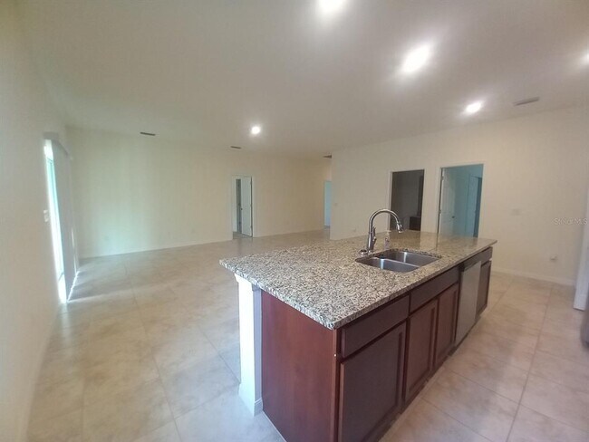 Building Photo - 108 Boxwood Ln