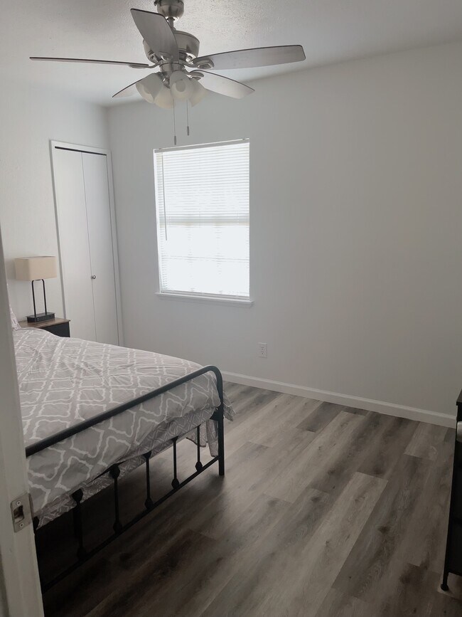 Building Photo - 7104 Elliot Ct