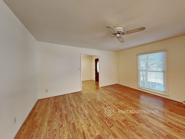 Building Photo - 4501 Woods End Ln